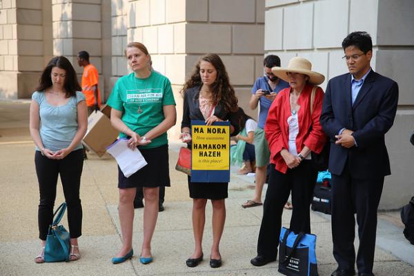 Morning blessing at the EPA. Photo by Ben Sutter / Sojourners