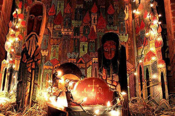"Lying in a manger." Image via http://bit.ly/rD9s7H