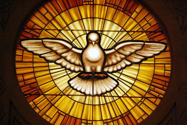 Pentecost symbol, Waiting For The Word / Flickr.com