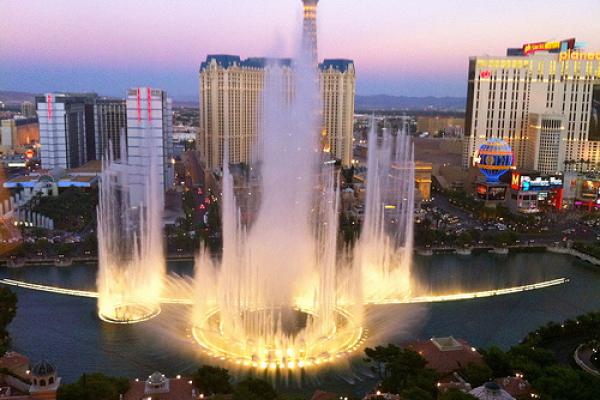 Bellagio Hotel's famous fountains. Image via Wylio http://bit.ly/tb6Xps