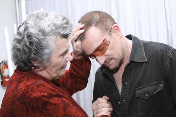 Sister Joan and Bono, 2008. Photo by Gold Wong/FilmMagic)/Getty. 