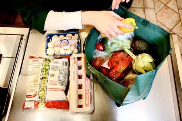 Grocery store image by Katrina Wittkamp/Getty Images