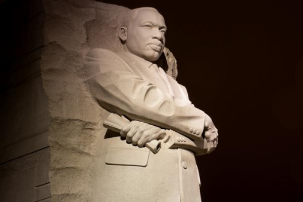 Photo: Martin Luther King, Jr. memorial, Mesut Dogan / Shutterstock.com