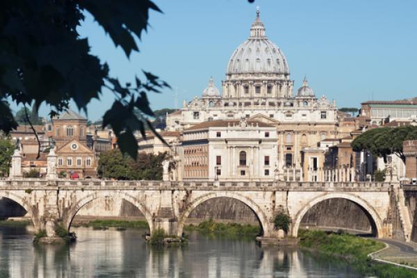 St. Peter's Basilica, r.nagy  / Shutterstock.com