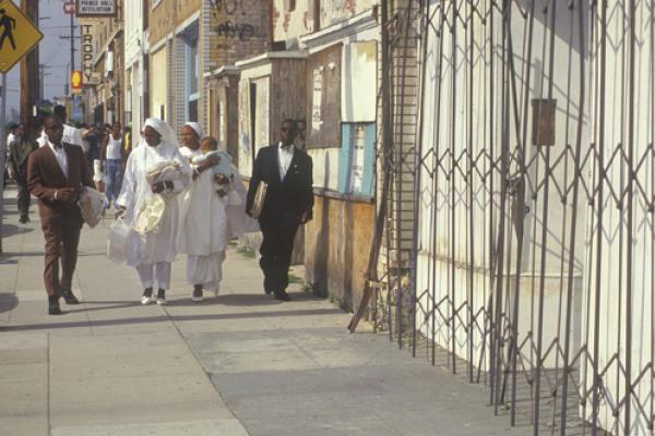 Muslim families walking in Los Angeles. 