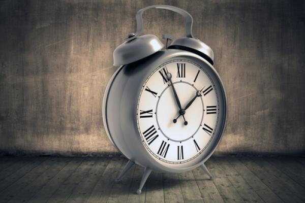 Photo: Clock, Mopic / Shutterstock.com