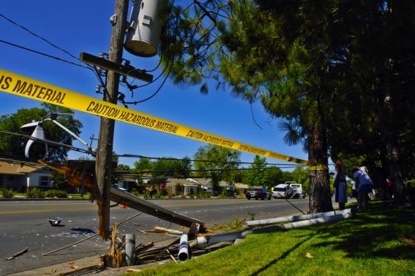 CarTelephonePole