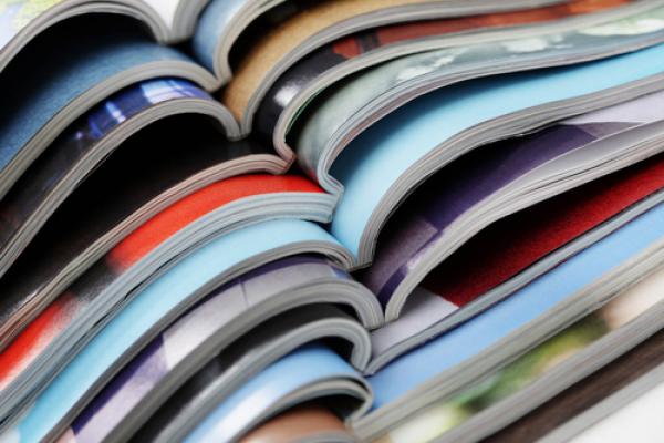 pile of magazines / Shutterstock.com
