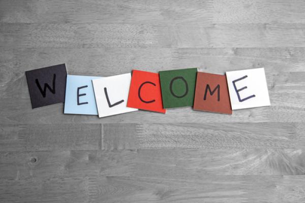 Welcome sign, Ed Samuel / Shutterstock.com
