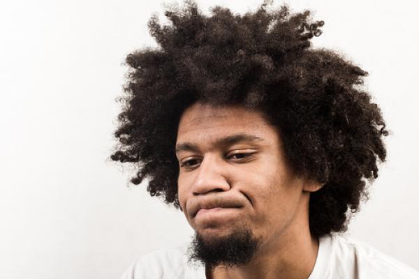 Disappointed young man, Katarzyna Wojtasik / Shutterstock.com