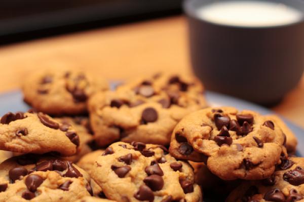 Platter of cookies, robcocquyt / Shutterstock.com