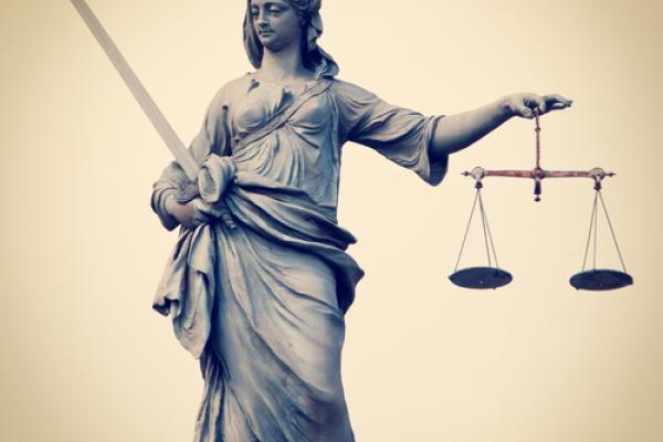 Lady justice, Rob Wilson / Shutterstock.com