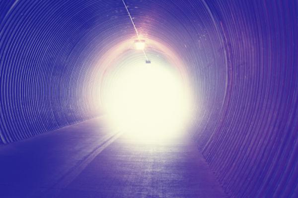 Tunnel, Annette Shaff / Shutterstock.com