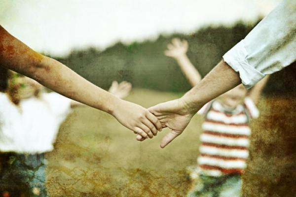 Caring hands illustration, Zurijeta / Shutterstock.com