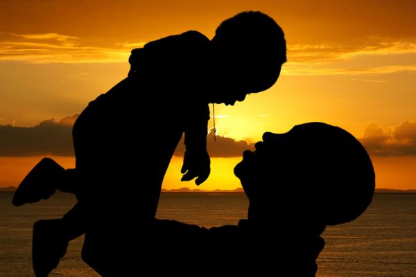 Father and son, Rob Marmion / Shutterstock.com