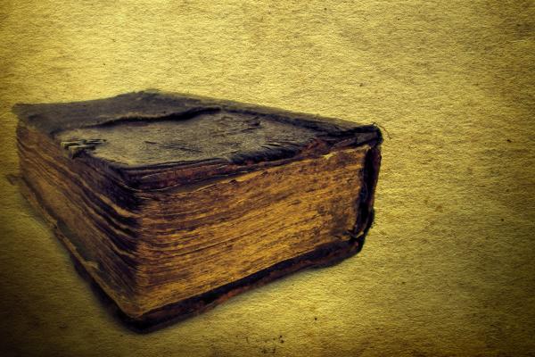 Bible, Sabphoto/ Shutterstock.com
