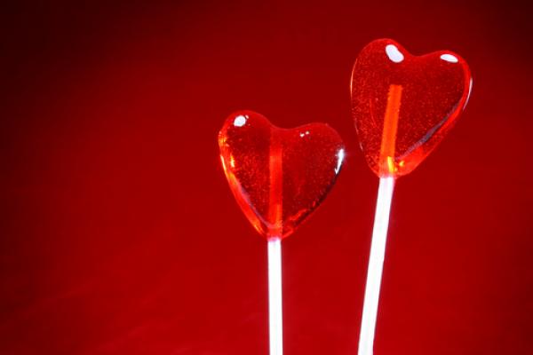 Heart-shaped lollipops, © Julian Rovagnati, Shutterstock.com