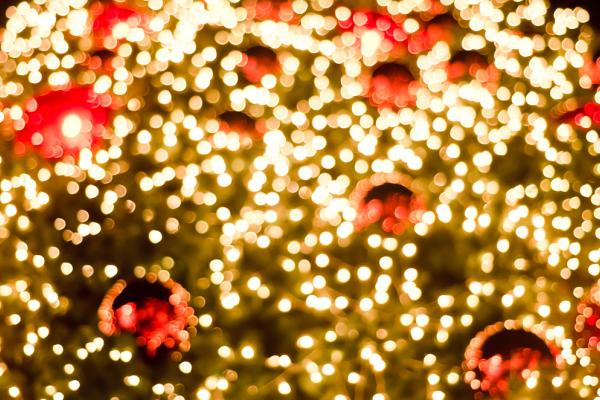 Blurred Christmas scene, Meaw story / Shutterstock.com