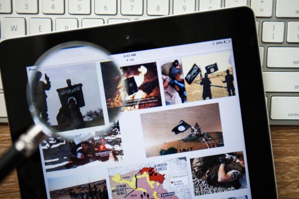 ISIS online. Image via aradaphotography/shutterstock.com