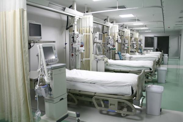 Hospital emergency room, muss / Shutterstock.com