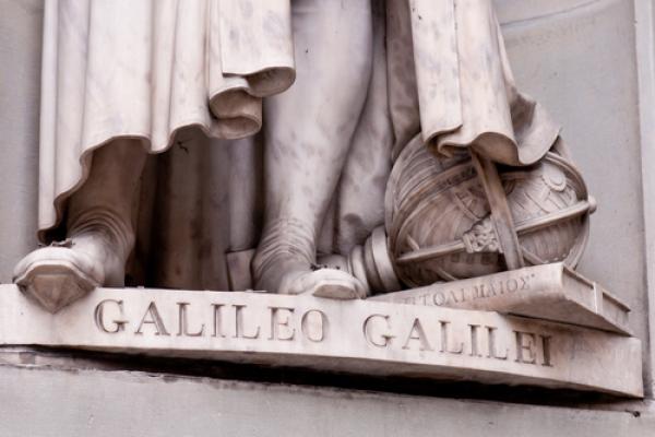 Galileo sculpture, Michael Avory / Shutterstock.com