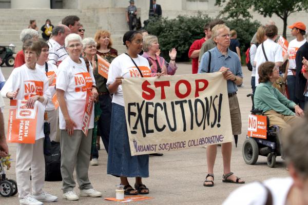 Anti-death penalty rally, Robert J. Daveant / Shutterstock.com