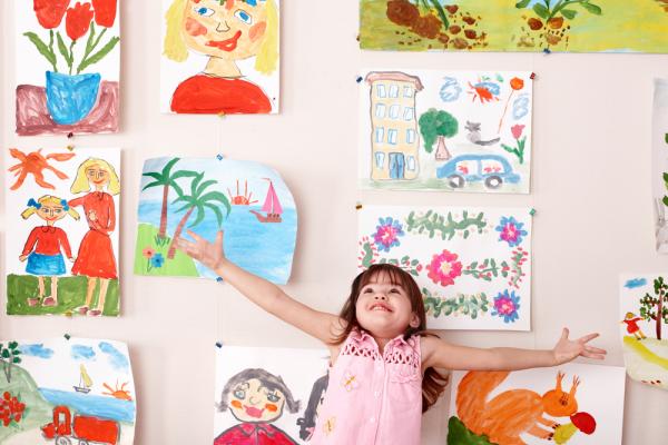 Child in art class, Poznyakov, Shutterstock.com
