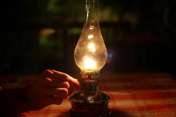 Oil lamp, KJBevan /Shutterstock.com