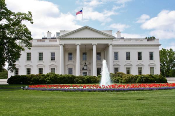 The White House, Jeff Kinsey / Shutterstock.com