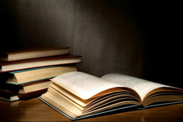 Stack of classic books, sergign / Shutterstock.com