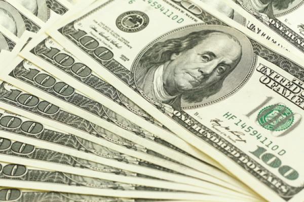 Cash, Denis Opolja / Shutterstock.com