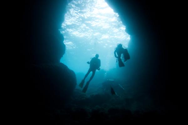 Deep sea divers. Image courtesy littlesam/shutterstock.com