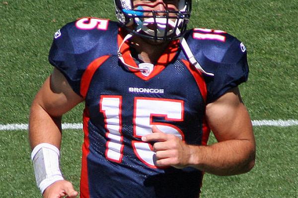Tim Tebow. Image via http://bit.ly/rDAwpA