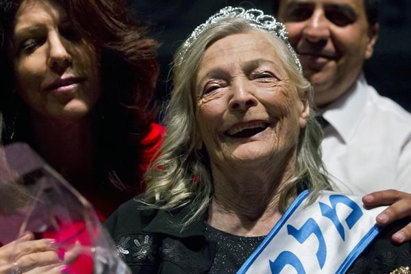 Shoshana Colmer smiles after winning the ‘Miss Holocaust Survivor Beauty Contest