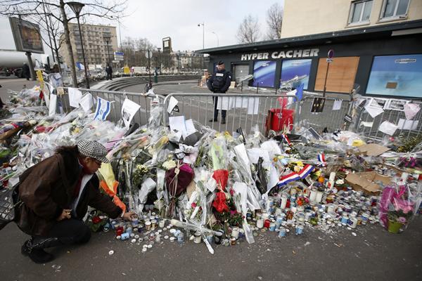 Photo via REUTERS / Charles Platiau / RNS