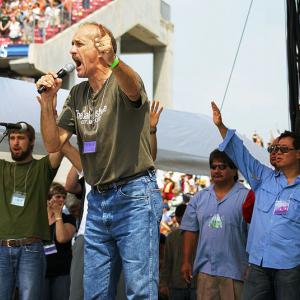 Lou Engel (center with mic) at the Call Nashville event in 2007. Image via Wiki 