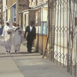 Muslim families walking in Los Angeles. 