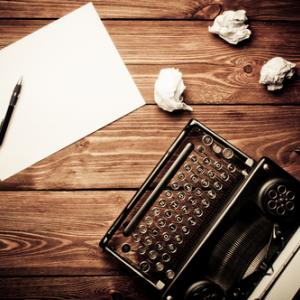 Vintage typewriter, Bartek Zyczynski/ Shutterstock.com