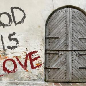 Door photo, Elena Yakusheva / Shutterstock.com