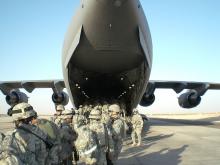 U.S. troops head to Iraq, 2006. Image via Wiki Commons http://bit.ly/w1FpAB