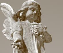 Angel statue, Malgorzata Kistryn / Shutterstock.com