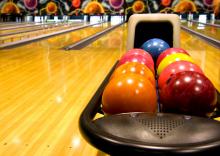 Bowling alley photo, fonats, Shutterstock.com