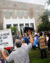 Protesters in Florida supporting prayer in public schools, Cheryl Casey / Shutterstock.com Cheryl Casey / Shutterstock.com