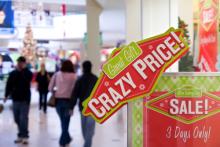 Black Friday shopping, Kenishirotie / Shutterstock.com Black Friday shopping, Kenishirotie / Shutterstock.com