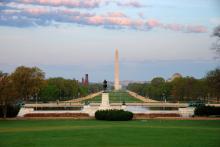 National Mall photo, Songquan Deng, Shutterstock.com