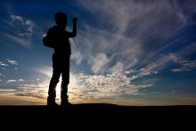 Photo: Man looking for something, © Lord_Ghost / Shutterstock.com Photo: Man looking for something, © Lord_Ghost / Shutterstock.coml