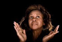 Photo: Woman praying, © John Wollwerth / Shutterstock.com Photo: Woman praying, © John Wollwerth / Shutterstock.com