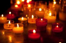 Candles photo, Ekaterina Pokrovsky / Shutterstock.com