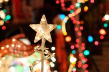 Photo: Christmas lights: © Jorge Salcedo / Shutterstock.com Photo: Christmas lights: © Jorge Salcedo / Shutterstock.com