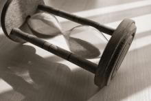 Photo: Hourglass, © Mihai Simonia/ Shutterstock.com Photo: Hourglass, © Mihai Simonia/ Shutterstock.com